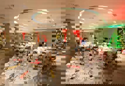 Vavasour High Res Rounds Christmas 2