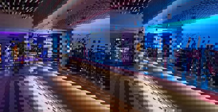 Champions Bar 3